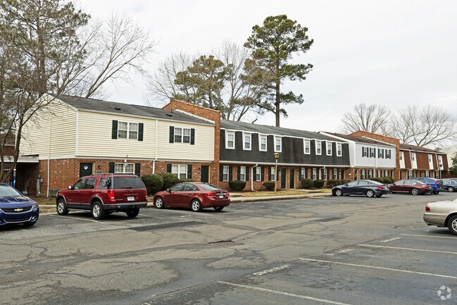 Hickory Point Townhomes Apartments Newport News, VA