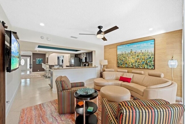 Foto del edificio - 2200 NE 36th St