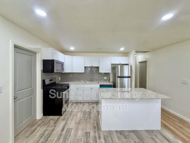 Foto del edificio - 305 N Dogwood St