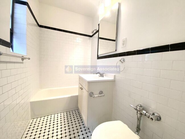 Foto del edificio - 0 bedroom in New York NY 10032