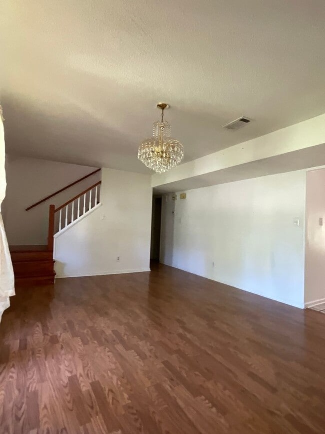 Building Photo - 416 Vernon St