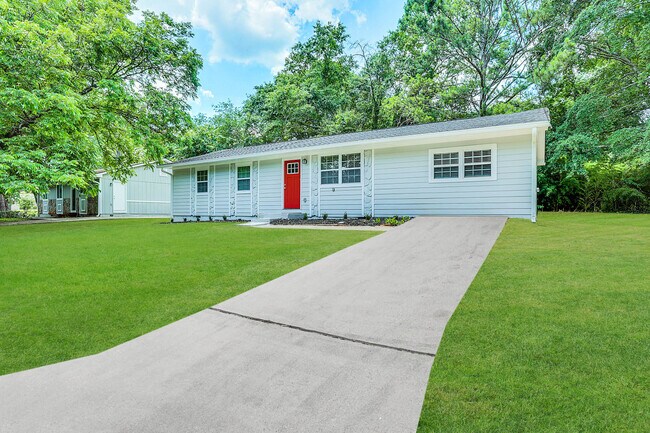 Building Photo - 1669 Freedom Valley