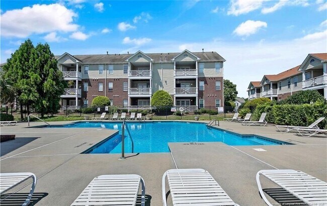 Foto del edificio - 382 Bubble Creek Ct