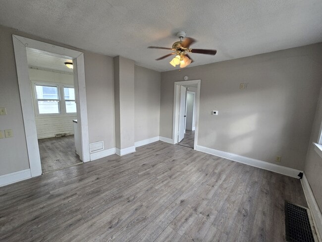 Building Photo - 1324 South St