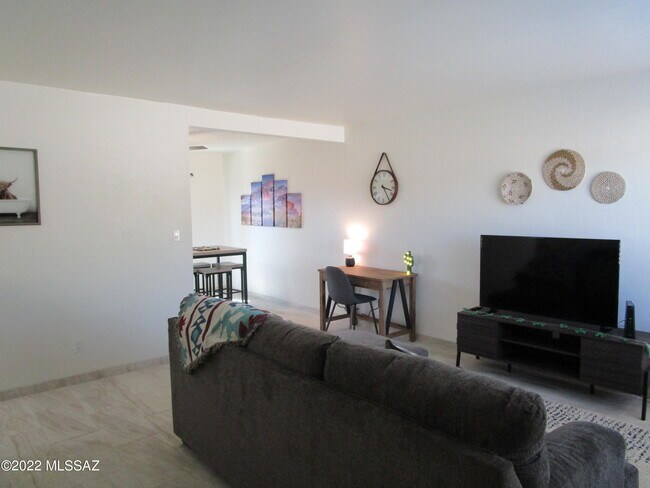Foto del edificio - 1627 E 13th St