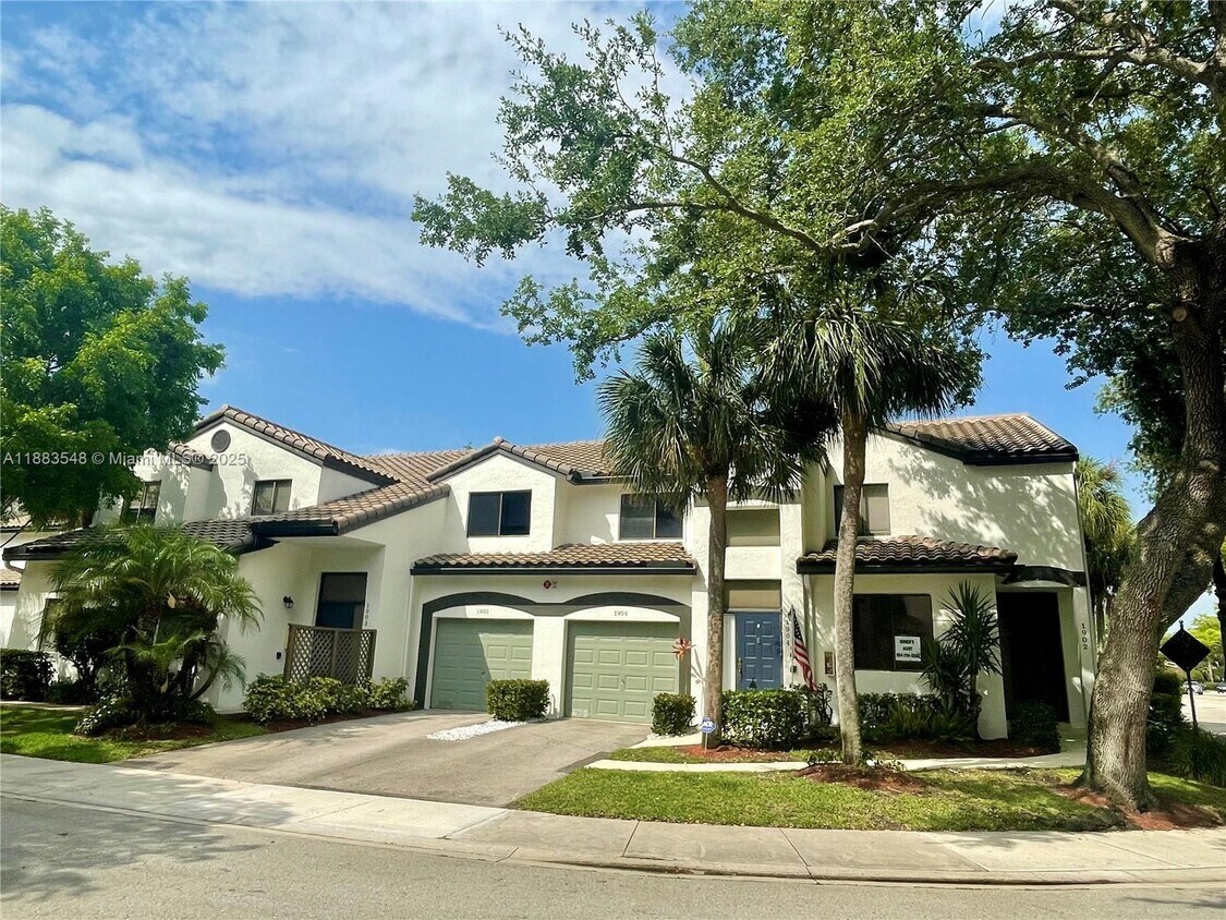 Foto principal - 7525 NW 61st Terrace