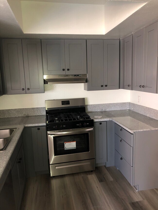 Foto del edificio - 1200 Mansfield N Ave