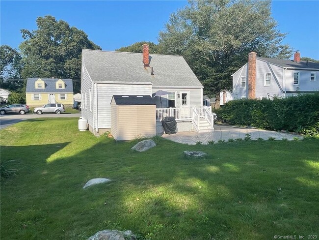 Building Photo - 208 Shennecossett Pkwy
