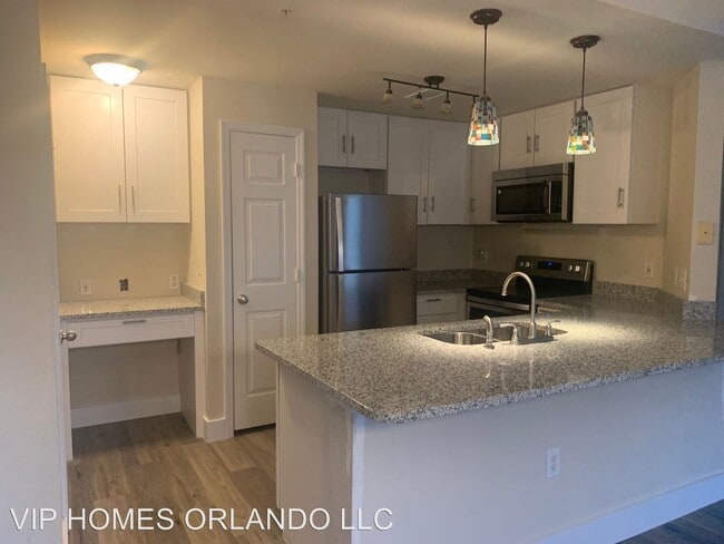 Building Photo - 2025 Erving Cir