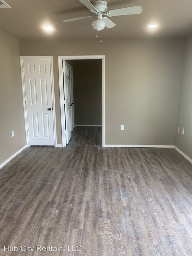 Building Photo - 3 br, 1 bath Apartment - 6522 Temple Avenue