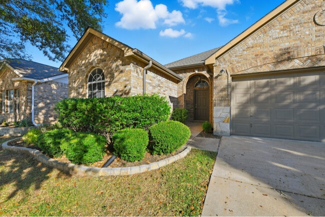 Foto del edificio - 4405 Grassy Glen Dr