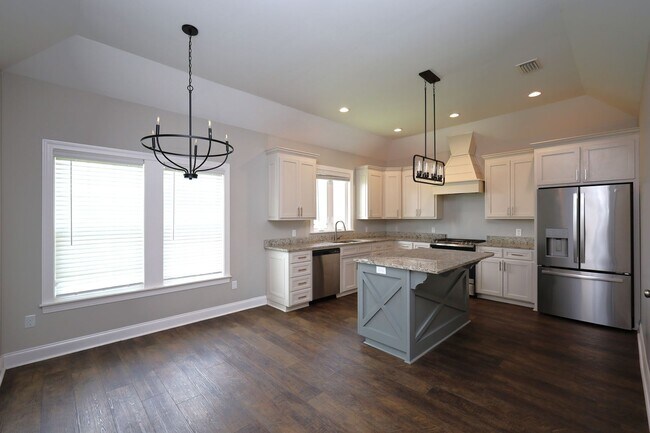 Building Photo - 121 Floyd Mcneal Dr