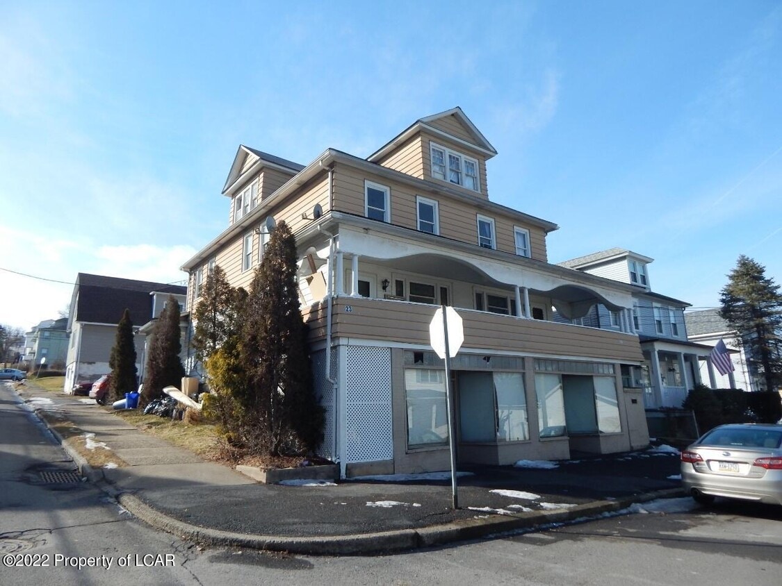 23 Everhart St, Hanover Township, PA 18706 Room for Rent in Hanover