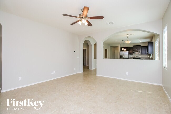 Building Photo - 840 East Gold Dust Way