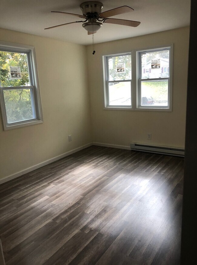 Foto del edificio - 49 Dover Ave