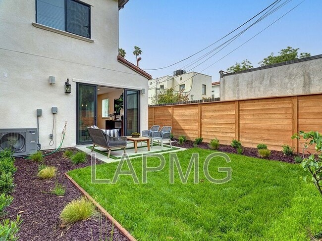 Foto del edificio - 1278 Meadowbrook Ave