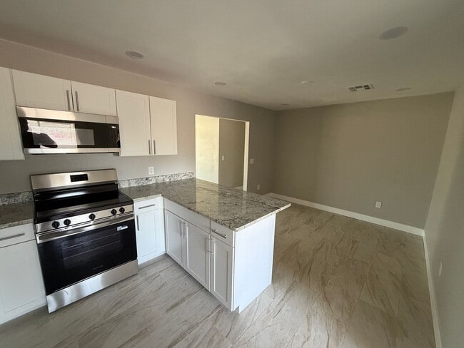 Building Photo - Newly Remodeled 4 Bedroom Two Bath Home