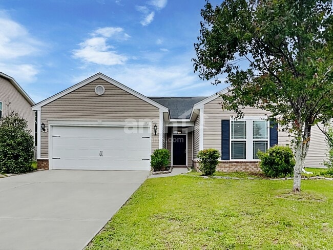 172 Lakepointe Dr