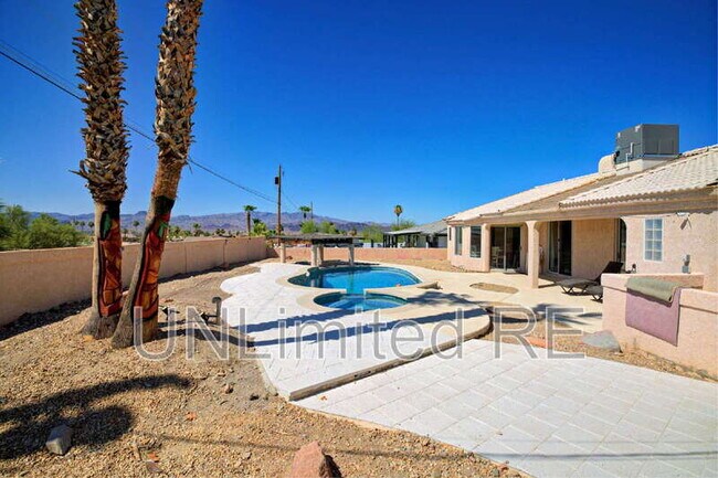 Foto del edificio - 304 Acoma Blvd S