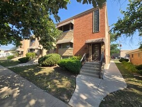 Building Photo - 7124 W Jarvis Ave