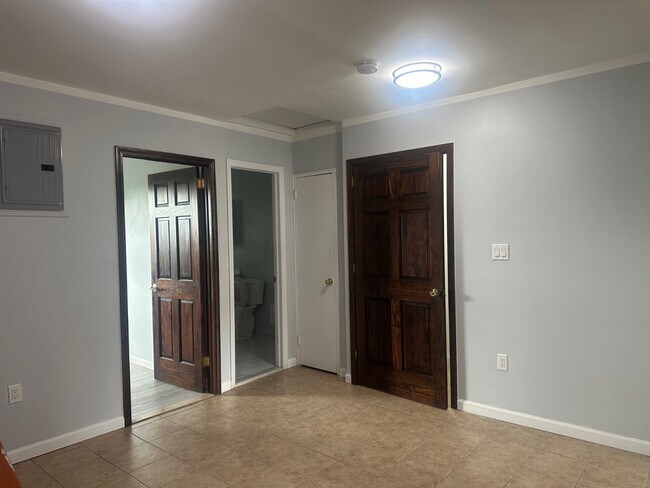 Foto del edificio - 1358 E 2nd St