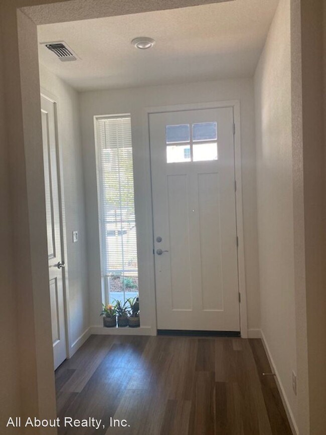 Foto del edificio - 4 br, 3.5 bath House - 9036 SUMMIT LANE