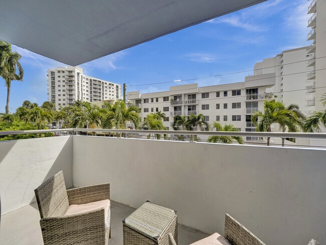 Foto del edificio - 1658 Bay Rd