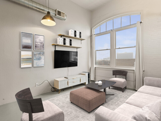 Building Photo - 163 W 200 S