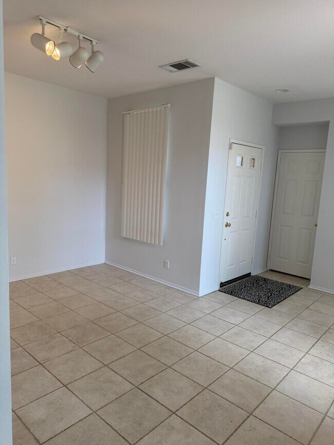 Foto del edificio - 47780 Sumac St