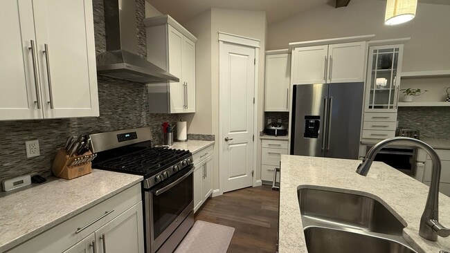 Building Photo - Furnished Ranch Style Condo W/Garage off Sand Lake/Kincaid. Must see. Available NOW!