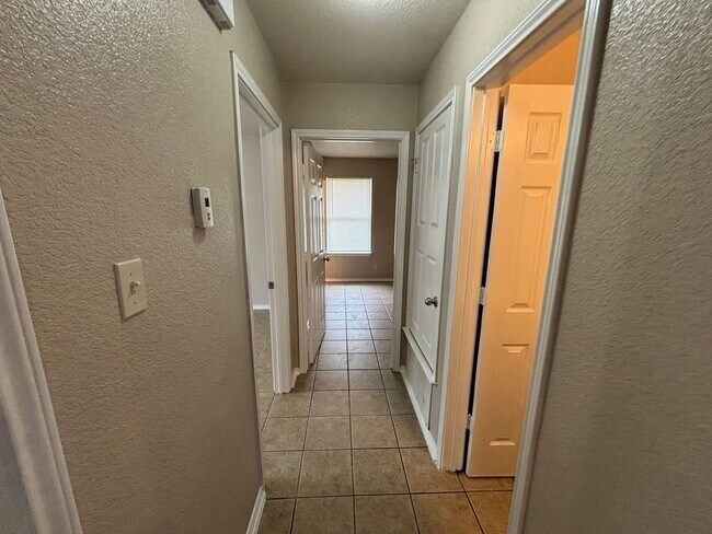 Building Photo - 206 Dale Earnhardt Dr