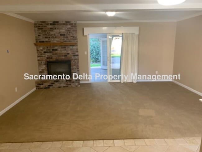 Building Photo - Nice 3 bedroom, 2 Bath home in Citrus Heights