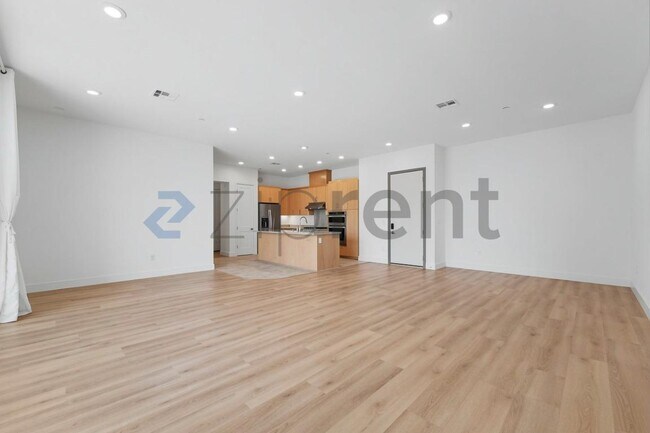 Building Photo - Unit 407
