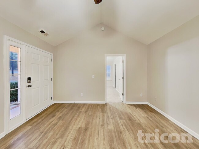 Foto del edificio - 35 Atherton Dr