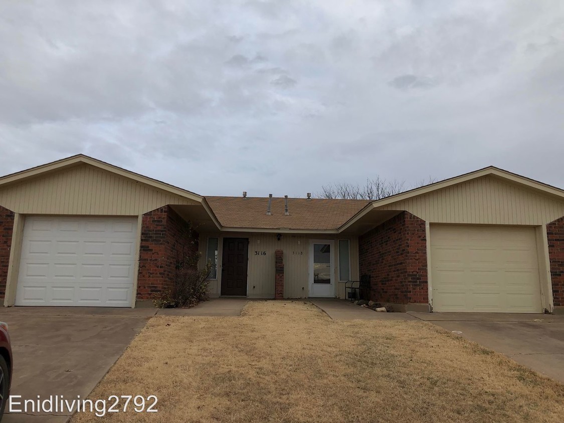 Primary Photo - 3116 Forestridge Dr