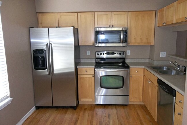 Building Photo - 5550 Corbett Dr