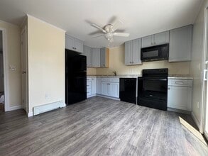 Building Photo - 158 Beech St