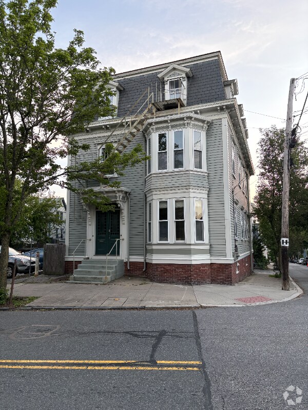 Building Photo - 54 Hope St