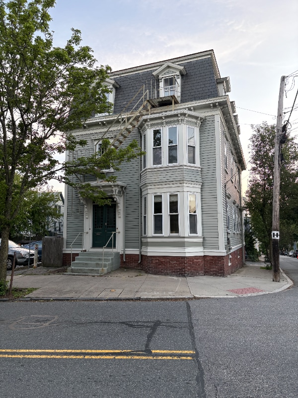 Primary Photo - 54 Hope St