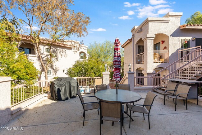 Foto del edificio - 9151 W Greenway Rd