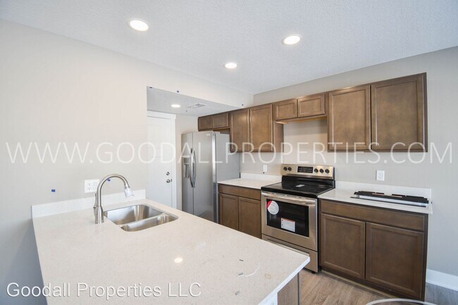 Foto del edificio - 3 br, 2.5 bath House - 2001 Adler Ct