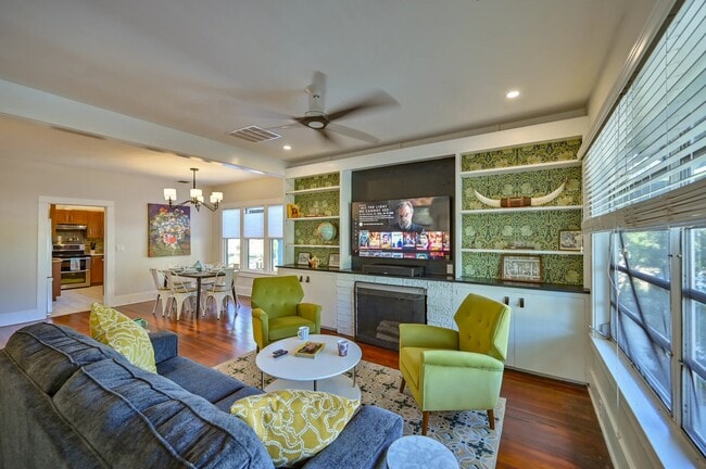 Foto del edificio - 2408 Hillview St