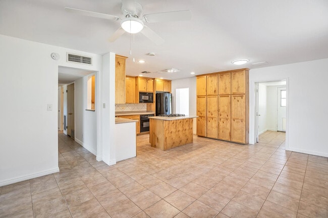 Building Photo - 8308 E Turney Ave