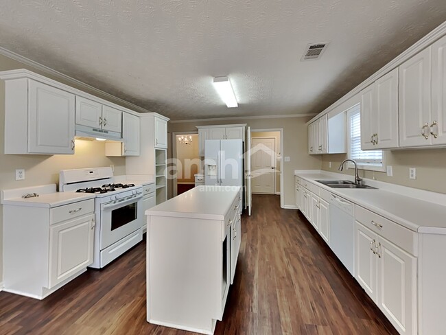 Building Photo - 23 Thorne Berry Dr