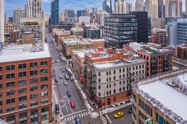 Aerial Photo - 433 N Wells St
