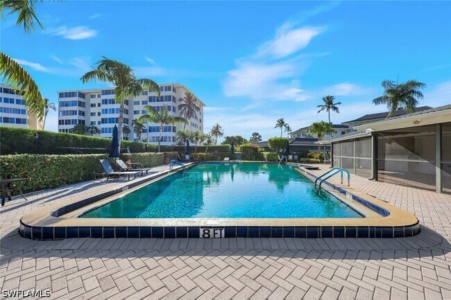 Building Photo - 3400 Gulf Shore Blvd N