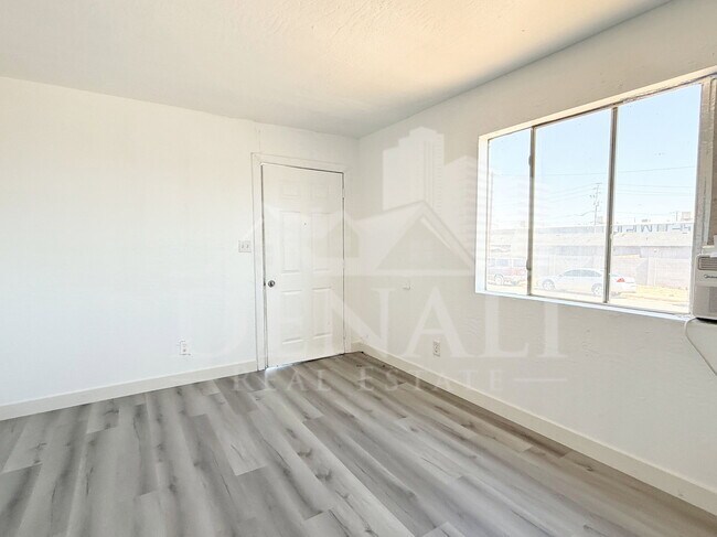 Foto del edificio - 1709 W Sherman St