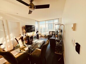 Building Photo - 3080 Lincoln Av