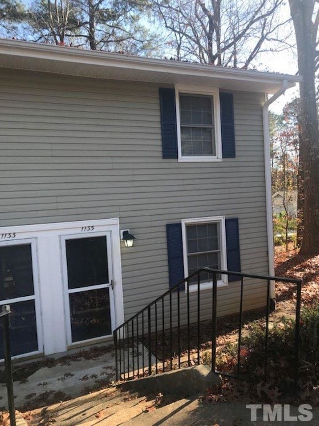 Building Photo - 1135 Nottingham Cir