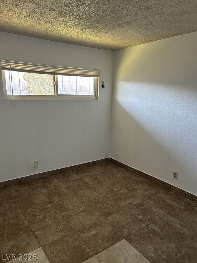 Building Photo - 2321 Ellis St